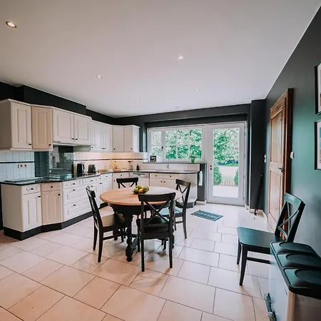 Holiday home Cour 44 - De Charme Avec Sauna Et Jacuzzi Remicourt