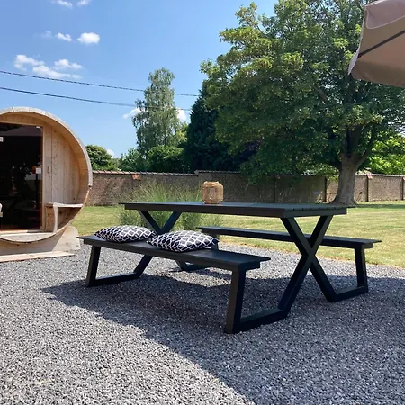 Cour 44 - De Charme Avec Sauna Et Jacuzzi *