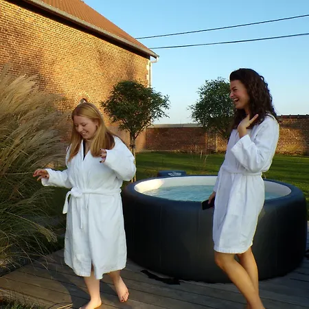 Vakantiehuis Cour 44 - De Charme Avec Sauna Et Jacuzzi Remicourt