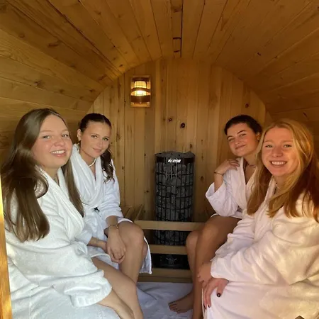 Cour 44 - De Charme Avec Sauna Et Jacuzzi *