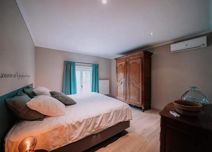 Cour 44 - De Charme Avec Sauna Et Jacuzzi